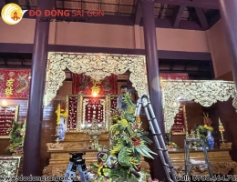 Bộ cửa võng và bảng tên treo cổng nhà thờ tổ Kim Hoàn tỉnh Vĩnh Long