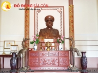 Tượng Trung tướng Đồng Văn Cống tại đền thờ thành phố Bến Tre
