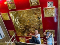 Lắp đặt trần điện thờ phù điêu rồng phượng bằng đồng mạ vàng 24K kích thước 2m
