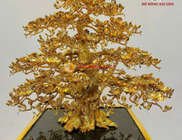Chậu mai bằng đồng mạ vàng 24k bày phòng khách