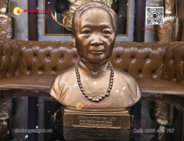 Tượng Chân Dung Ông Bà, Cha Mẹ Quá Cố Bằng Đồng Đỏ