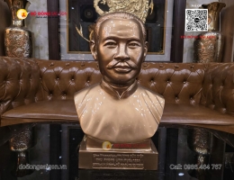 Tượng Chân Dung Cha Sứ Trương Bửu Diệp Bằng Đồng Đỏ Cao 45cm