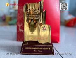 Kỷ Niệm Chương 80 Năm Ngày Truyền Thống Công An Bằng Đồng Mạ Vàng 24K