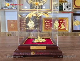 Cây Sâm Ngọc Linh Bằng Vàng 24k