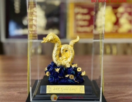 Mẫu Rắn Vàng Phong Thủy Quà Tặng Để Bàn