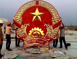 Đúc và thi công lắp đặt huy hiệu quốc huy kích thước lớn tại Sài Gòn