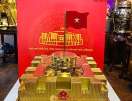 Mô Hình Tòa Nhà Quốc Hội Bằng Đồng Mạ Vàng 24K