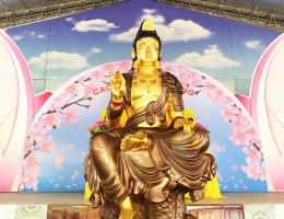 Phật Bà Quan Âm an nhiên tự tại dát vàng 9999