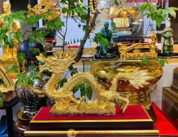 Tượng Rồng Để Bàn Mạ Vàng 24K – Biểu Tượng Quyền Uy, Tài Lộc Và Thịnh Vượng