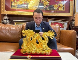 Tượng Rồng Vàng Đặt Trên Bàn Làm Việc Bằng Đồng Mạ Vàng 24k